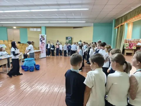Общий вид Детской выставки здоровья и работа тематических станций